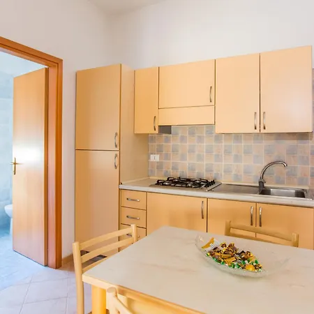 アパートホテル Fontana Vecchia ヴィエステ