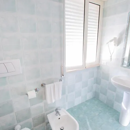 アパートホテル Fontana Vecchia ヴィエステ