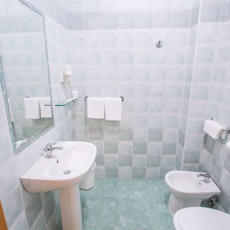 アパートホテル Fontana Vecchia ヴィエステ