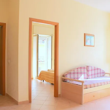 Fontana Vecchia アパートホテル