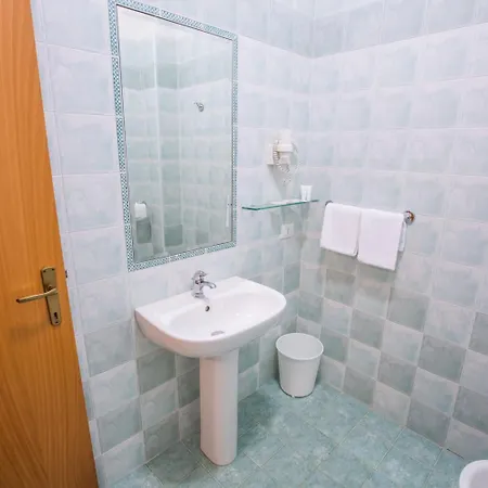 Fontana Vecchia 4*
