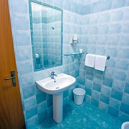 Fontana Vecchia 4*